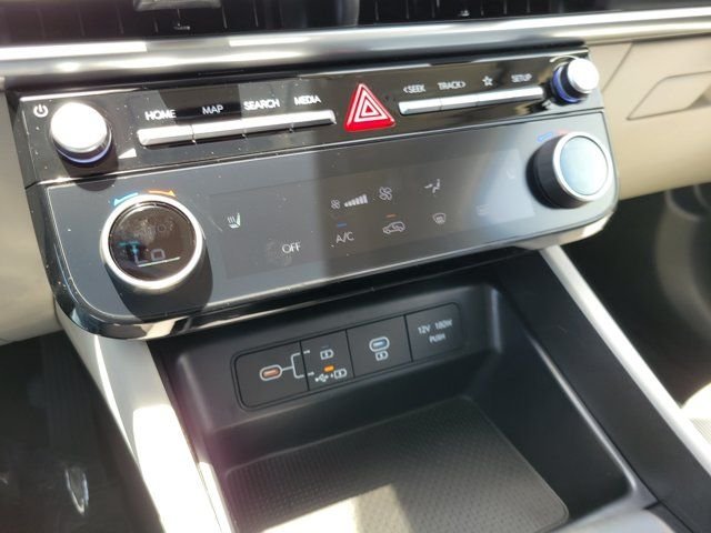 New 2026 White Hyundai SEL FWD image 14