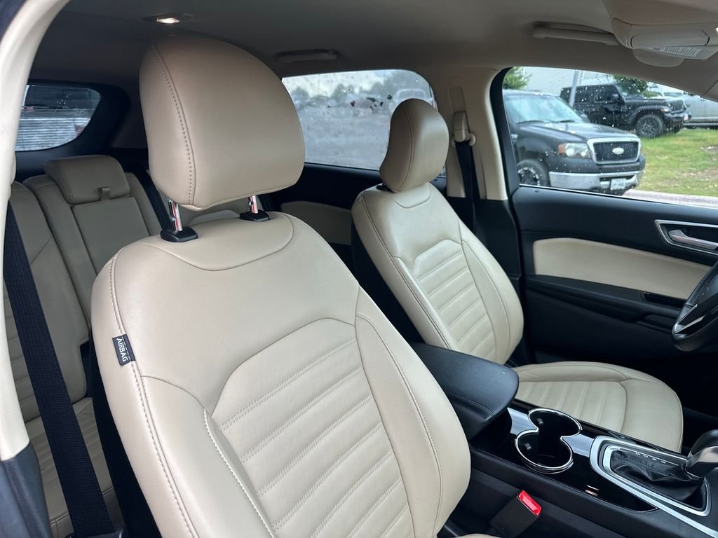 Used 2018 Red Ford SEL image 36