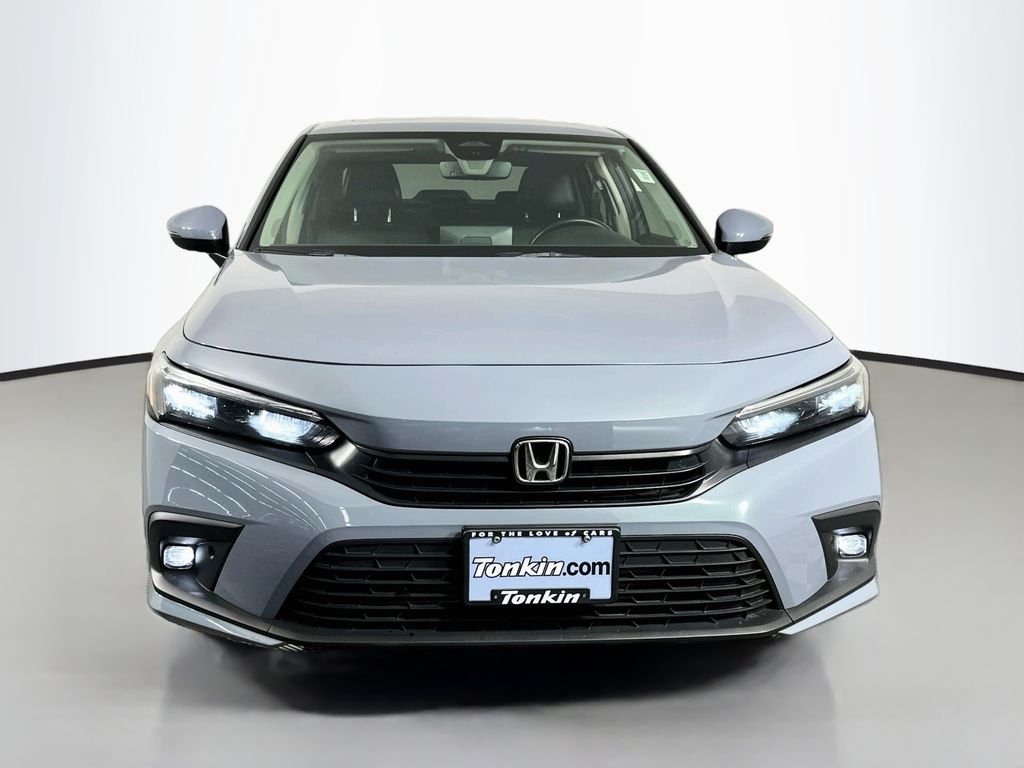 Used 2024 Morning Mist Metallic Honda Touring image 3