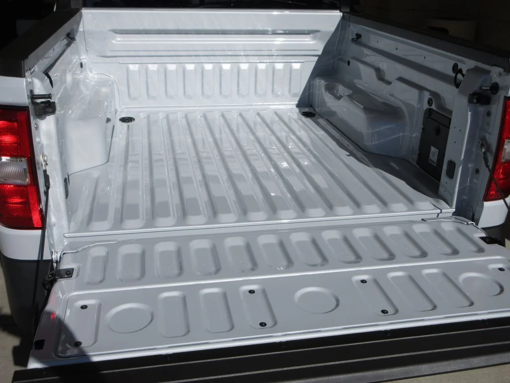 New 2026 Space White Metallic Ford XLT image 26