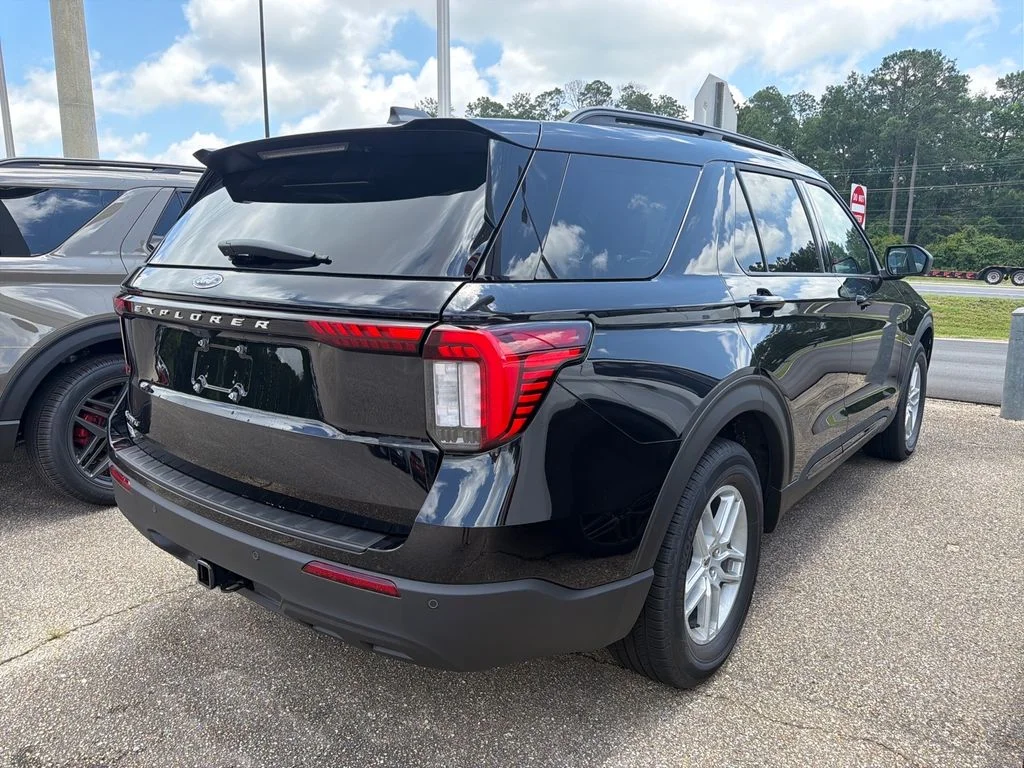 New 2026 Agate Black Metallic Ford Active image 15