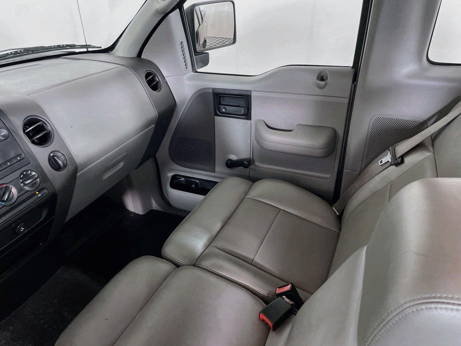 Used 2007 Dark Blue Pearl Metallic Ford XL image 21