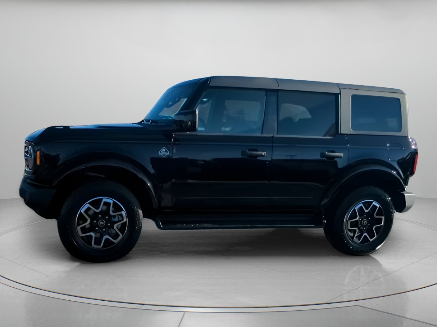 New 2026 Shadow Black Ford Outer Banks® image 12