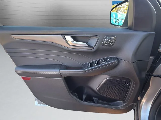 Used 2023 Silver Ford Active image 11