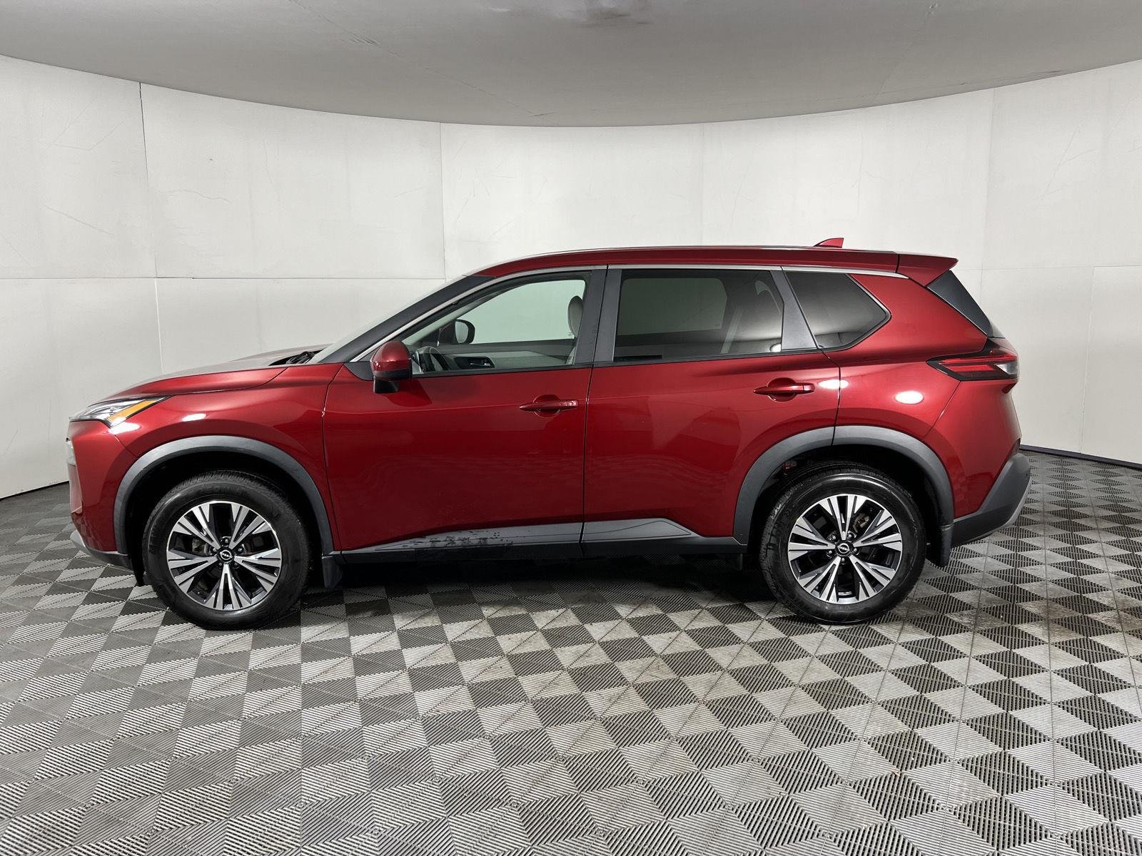 Used 2023 Scarlet Ember Tintcoat Nissan SV image 5