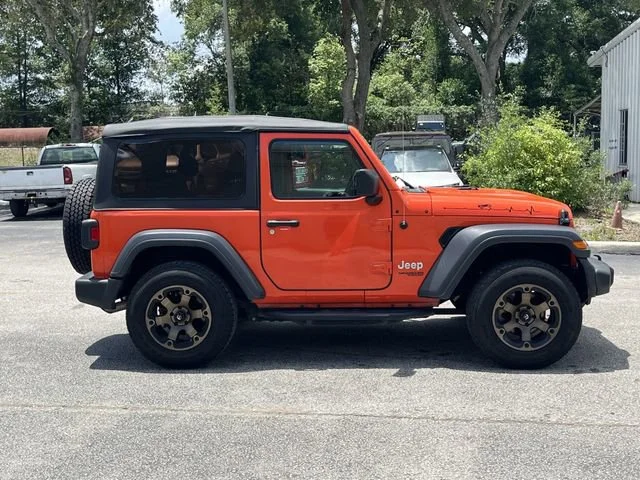 Used 2019  Jeep Sport S image 3