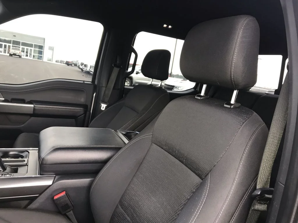 Used 2023 Silver Ford XLT image 11