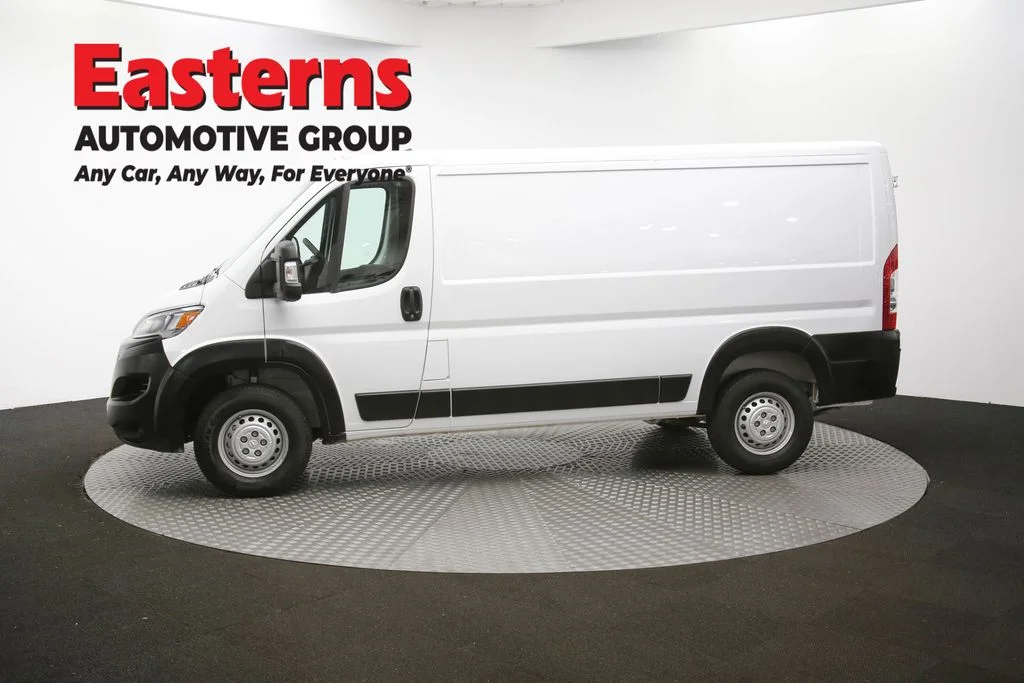 Used 2025 White Ram Base image 55