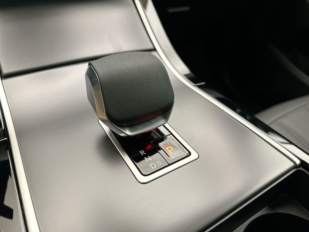 New 2026 Santorini Black Land Rover S image 12