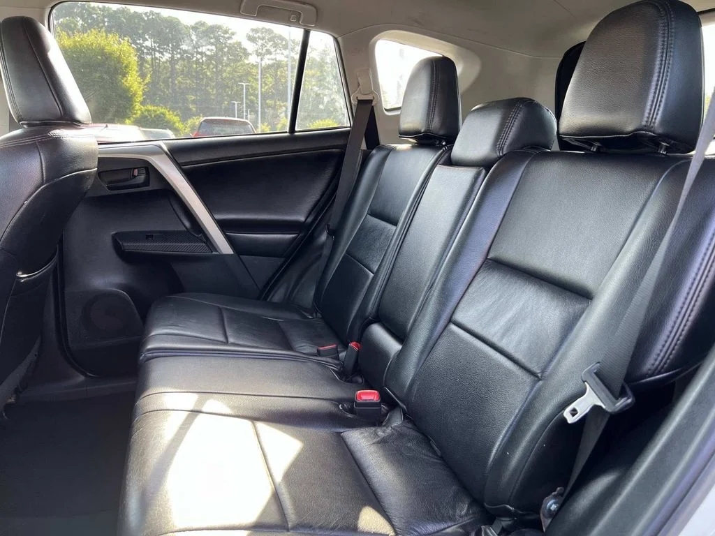 Used 2015 White Toyota LE image 12