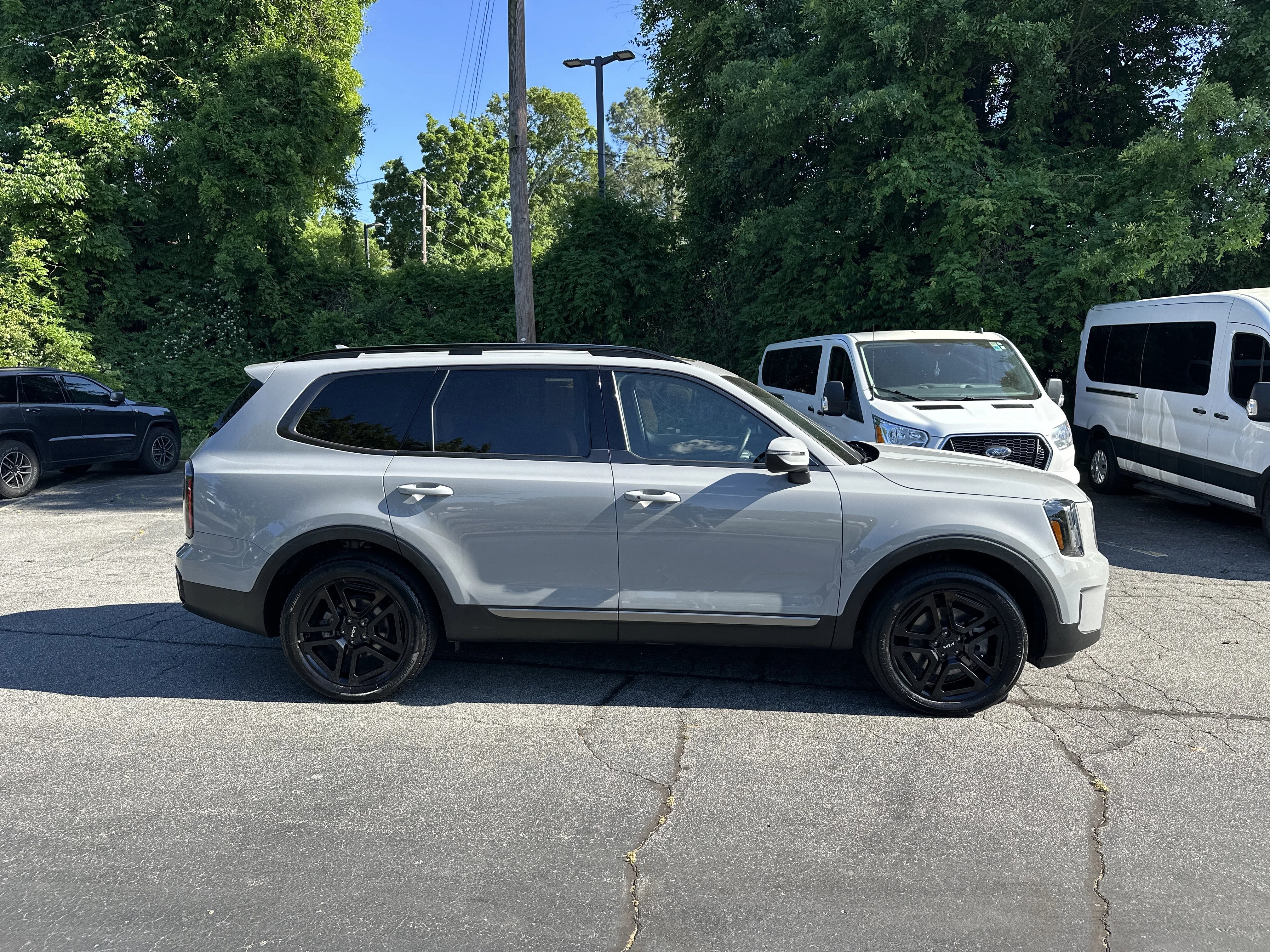 Certified Used 2023 Wolf Gray Kia EX X-Line image 5