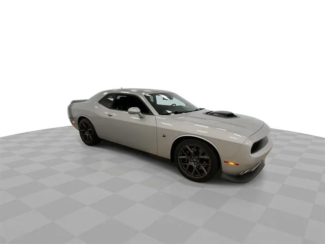 Certified Used 2019 Triple Nickel Clear Coat Dodge R/T Scat Pack image 3