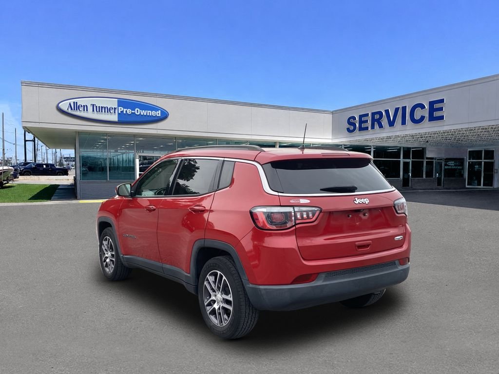 Used 2018 Redline Pearlcoat Jeep Latitude image 6