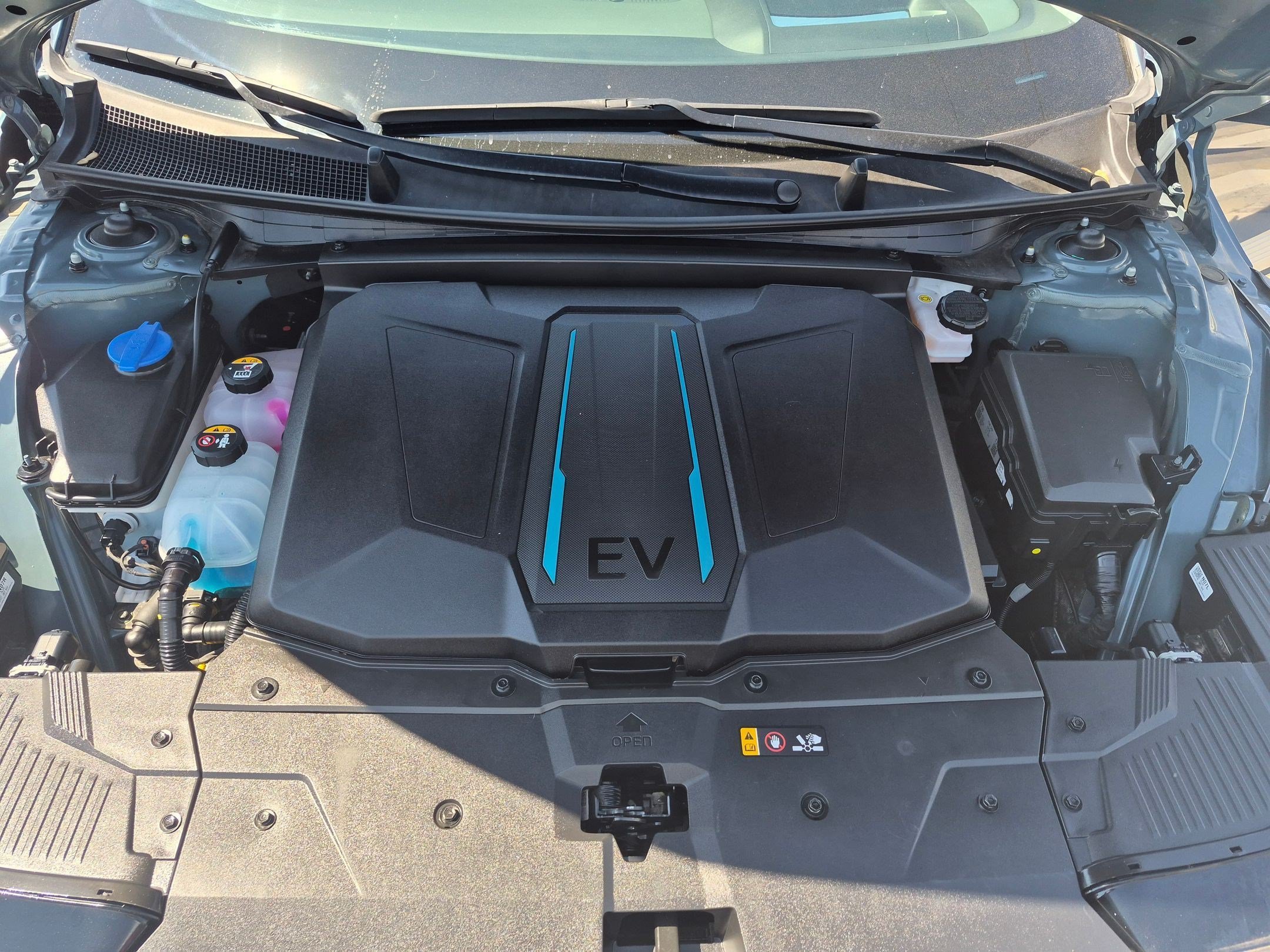 2024 Hyundai IONIQ 5 Limited - Photo 33