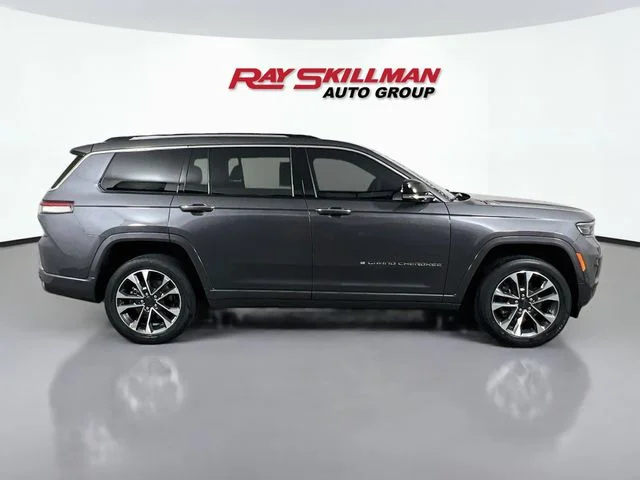 Used 2022 Gray Jeep Overland image 8