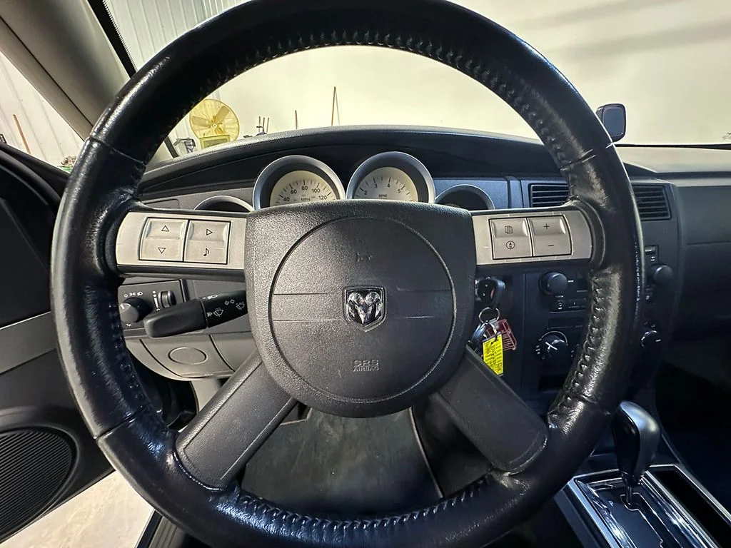 Used 2005 Green Dodge R/T image 60