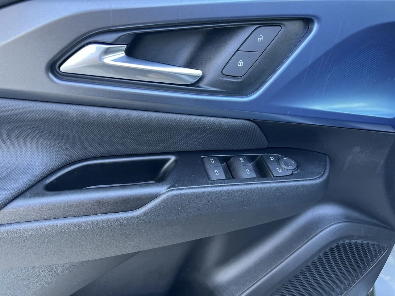 2024 Chevrolet Equinox EV LT - Photo 26