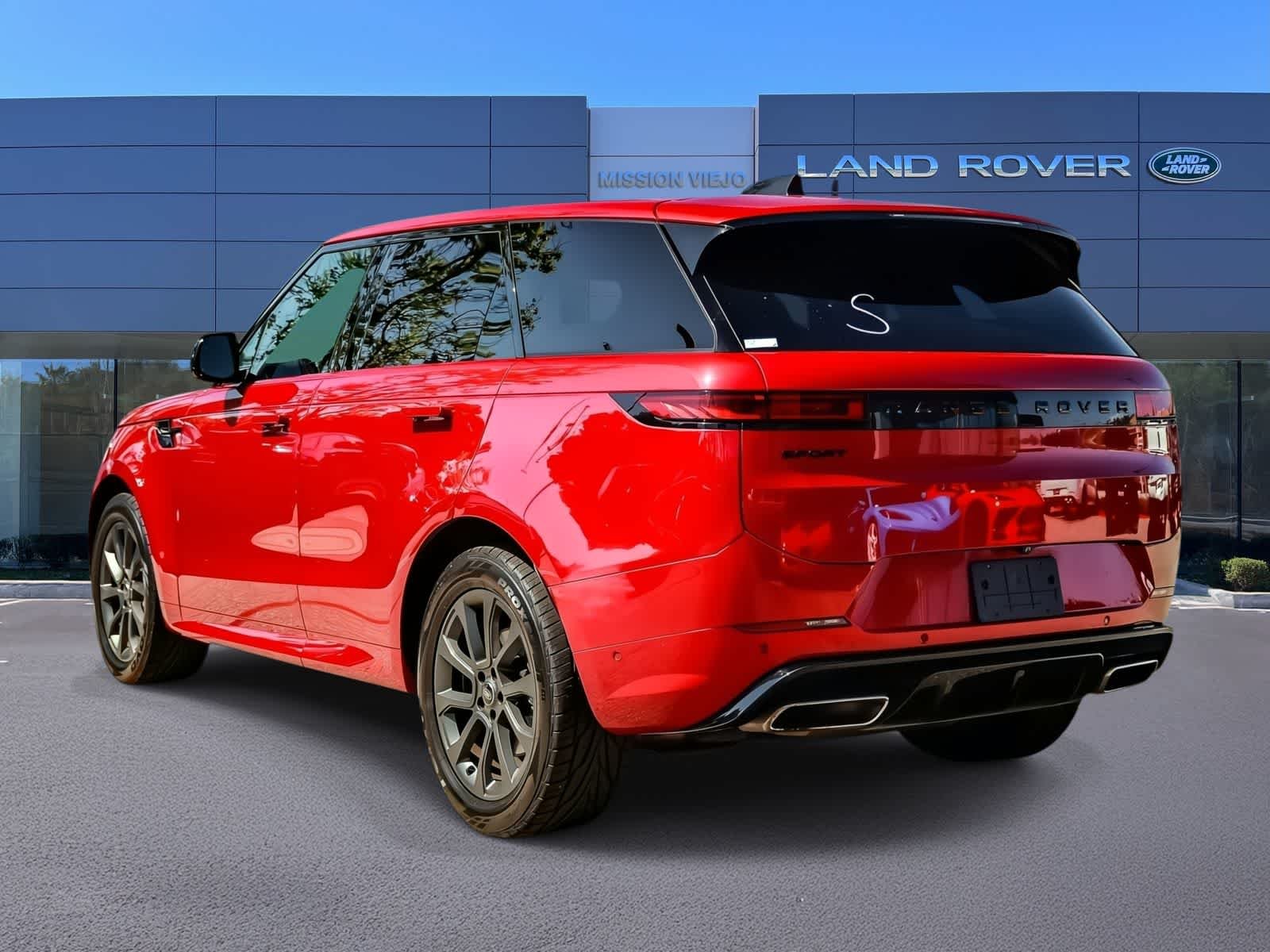 Used 2024 Red Land Rover Dynamic SE image 6