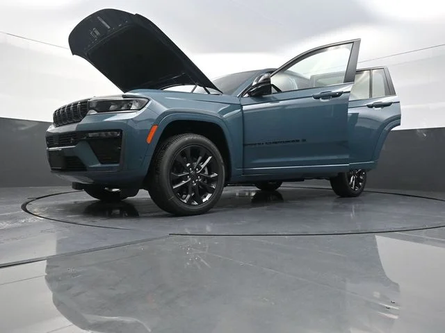 New 2026 Steel Blue Exterior Paint Jeep Limited Reserve image 36