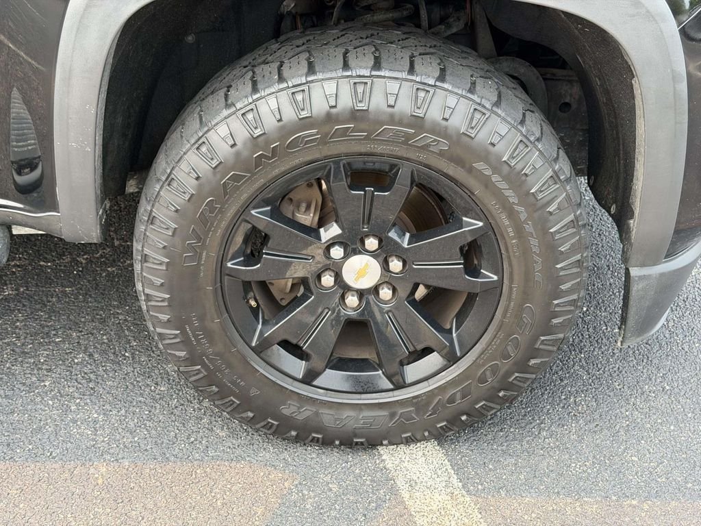 Used 2016 Black Chevrolet Z71 image 24