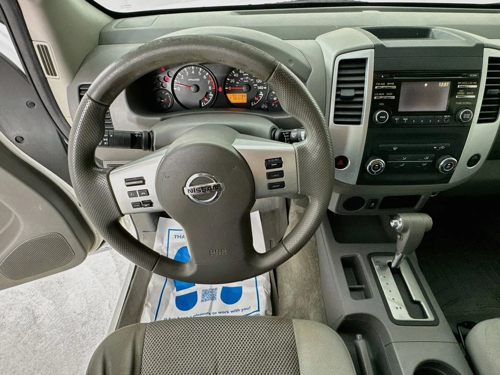 Used 2014 Glacier White Nissan SV image 12