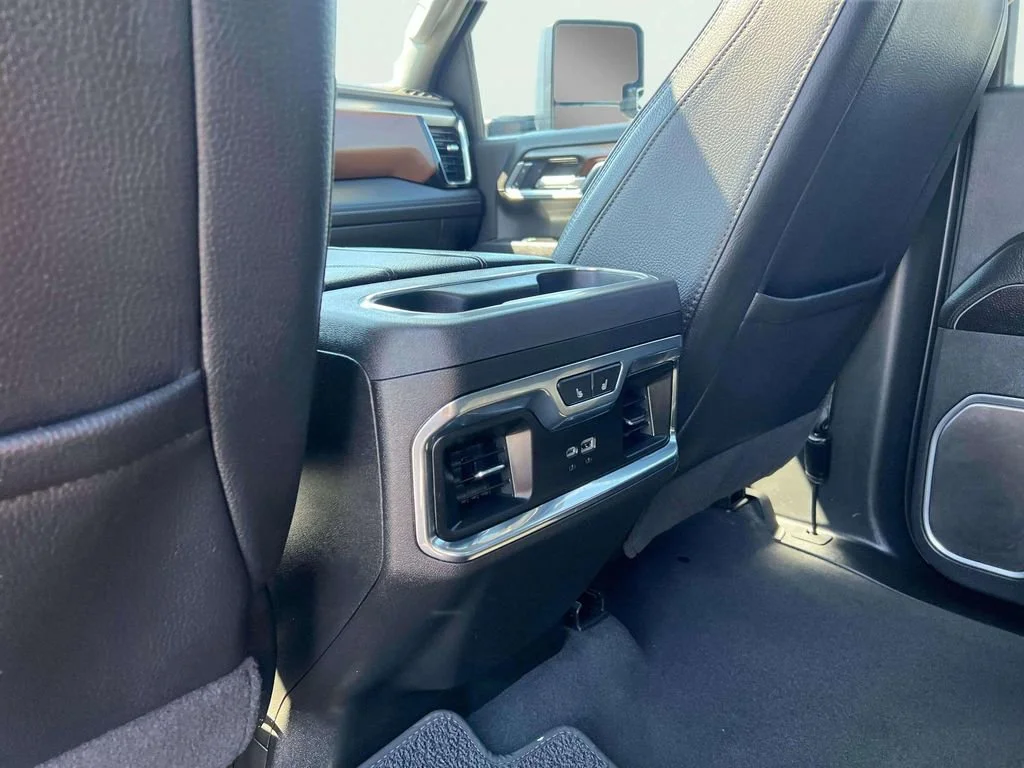 Used 2025 Onyx Black GMC Denali image 22
