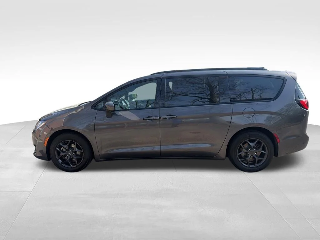 Used 2019 Chrysler Pacifica Touring L with VIN 2C4RC1BG7KR522857 for sale in Newport News, VA