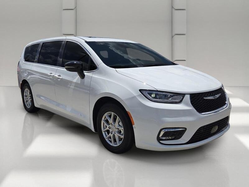 2026 Chrysler Pacifica Select - Photo 7