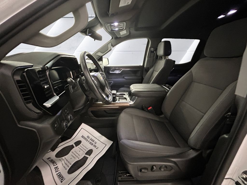 Used 2023 White Chevrolet LT image 7