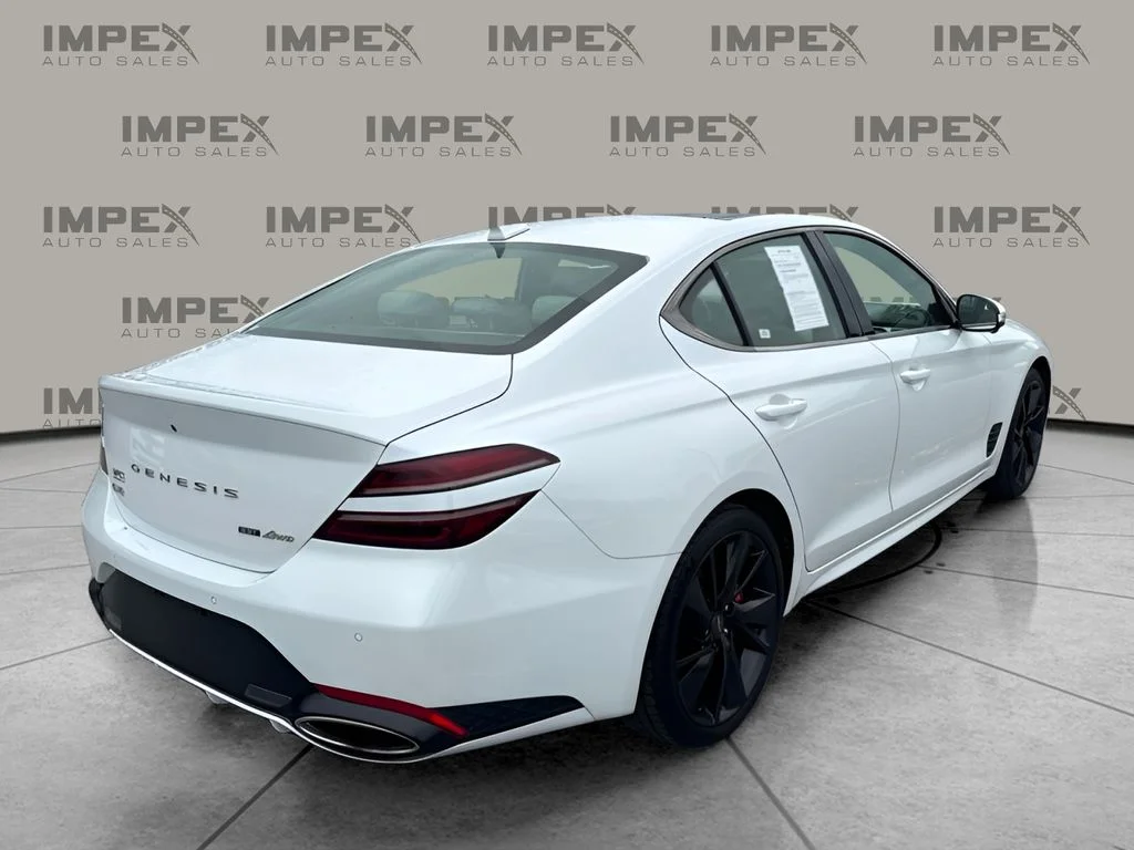 Used 2023 White Genesis 3.3T image 3