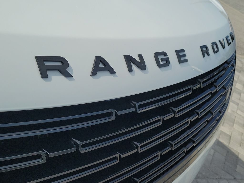 New 2026 Fuji White LAND ROVER SE image 9