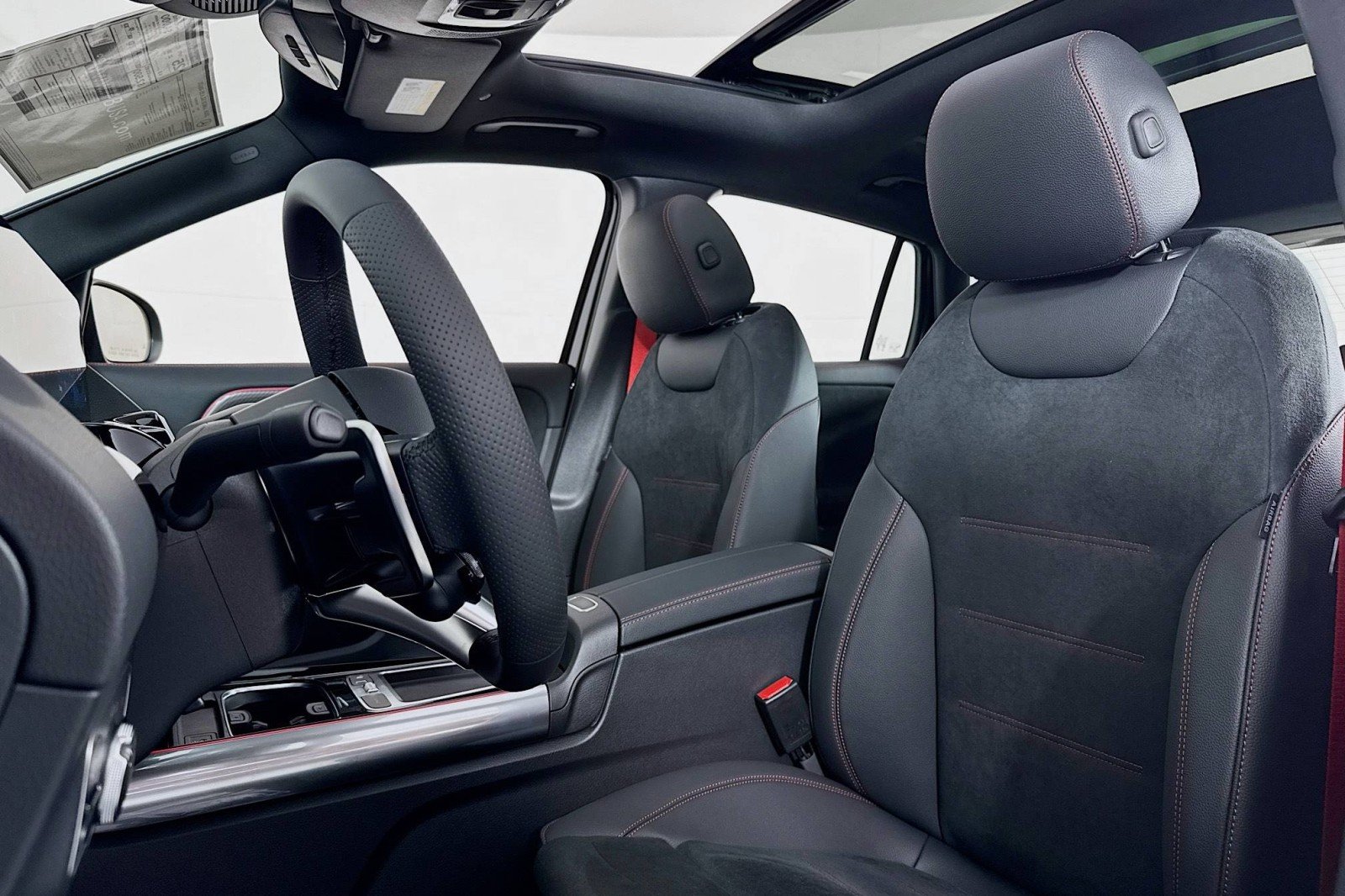 2026 Mercedes-Benz GLA AMG GLA 35 - Photo 16