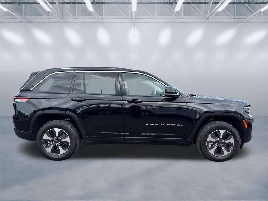 Certified Used 2022 Black Jeep 4xe image 3
