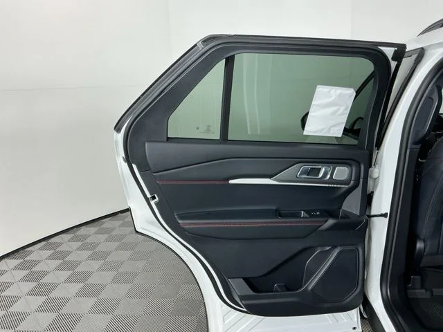 New 2026 Star White Metallic Tri-Coat Ford ST image 30
