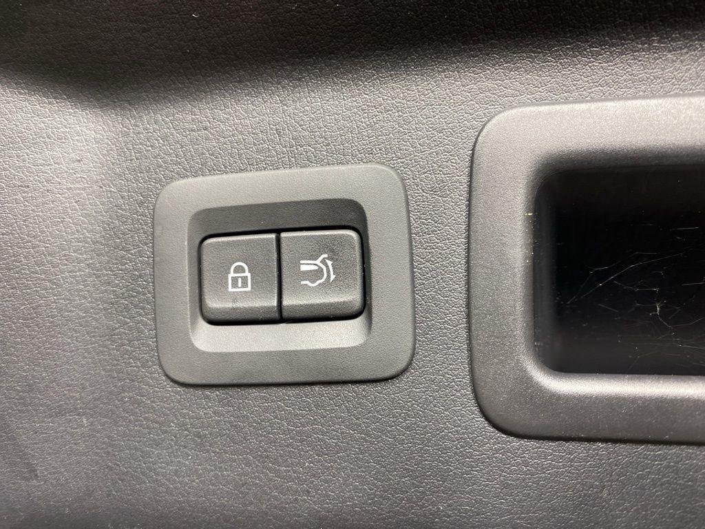 Used 2024 White Mazda 3.3 Turbo Select image 25