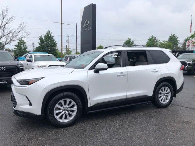 Certified Used 2024 WIND CHILL PEARL Toyota  image 7
