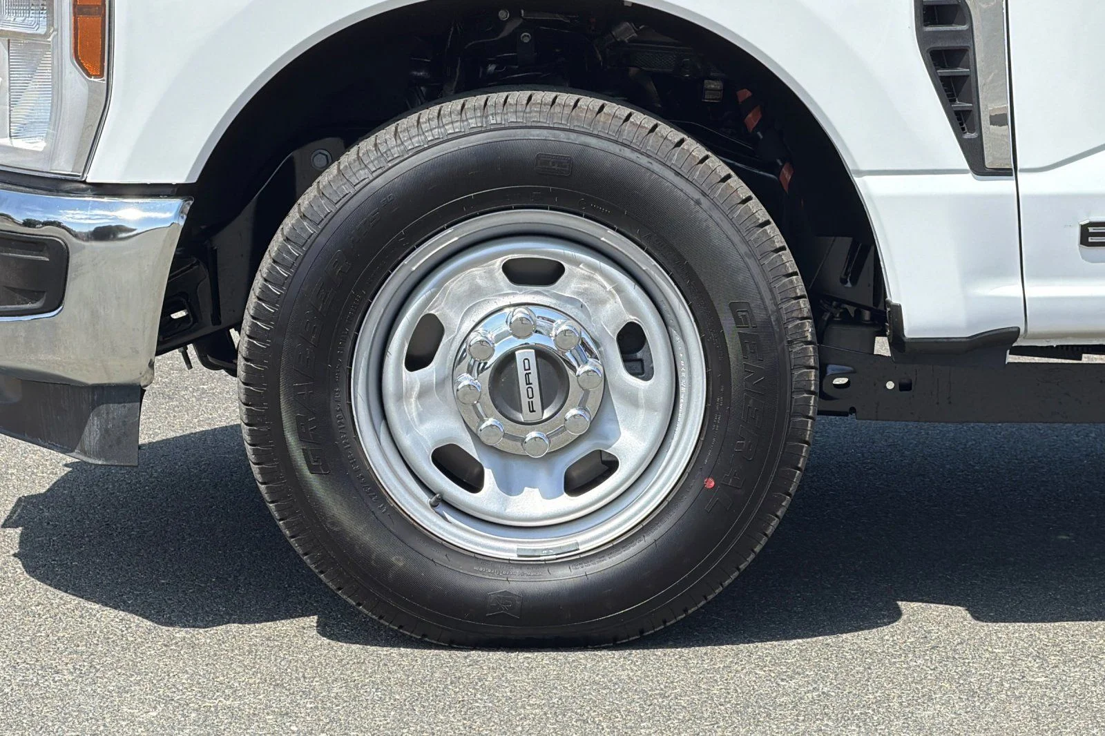 New 2026 Oxford White Ford F-350® XL image 27