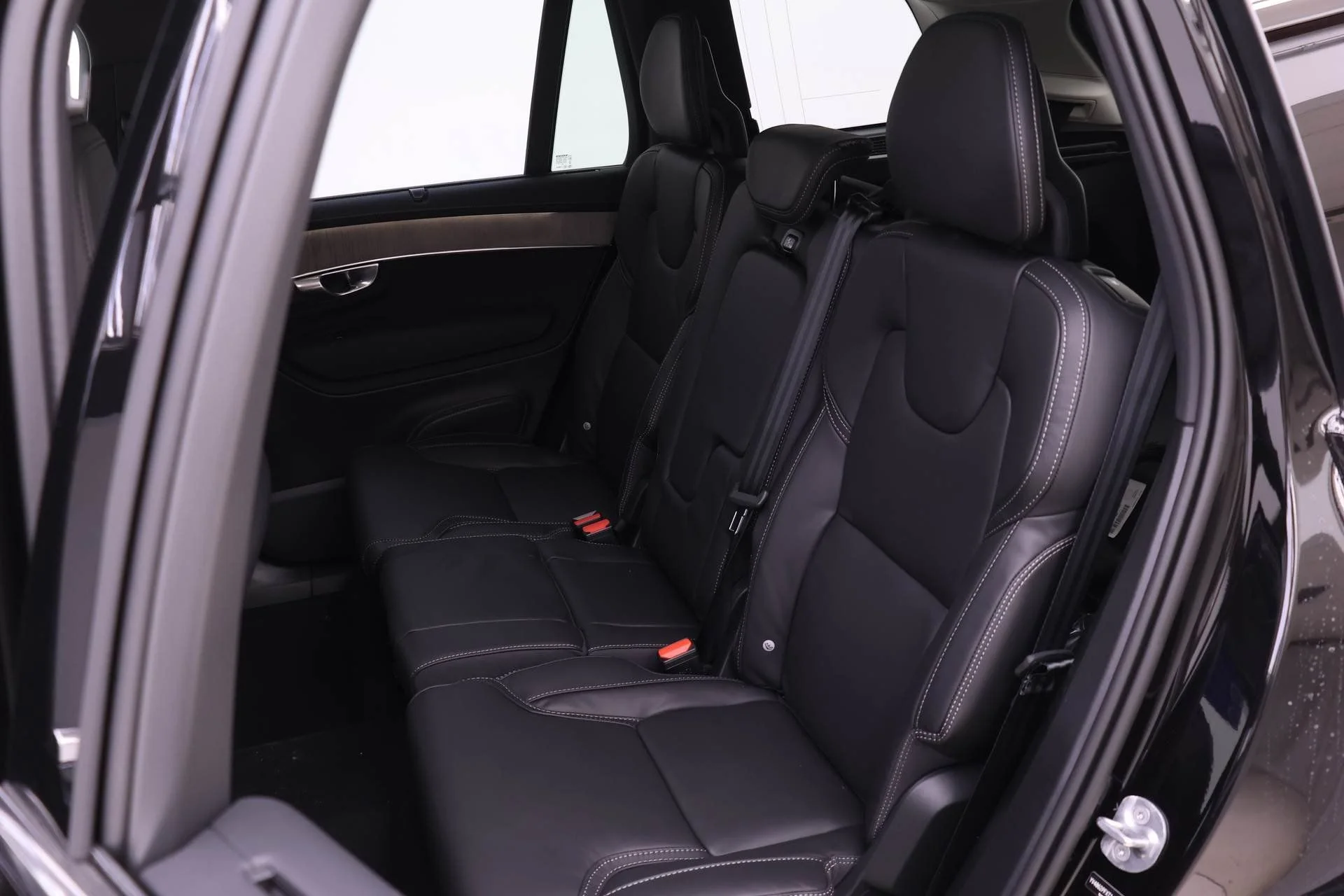 New 2026 Onyx Black Volvo Ultra image 12