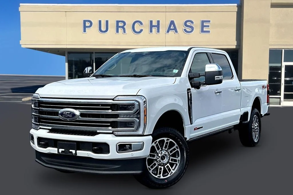 New 2026 Star White Metallic Tri-Coat Ford F-350® Platinum® image 2