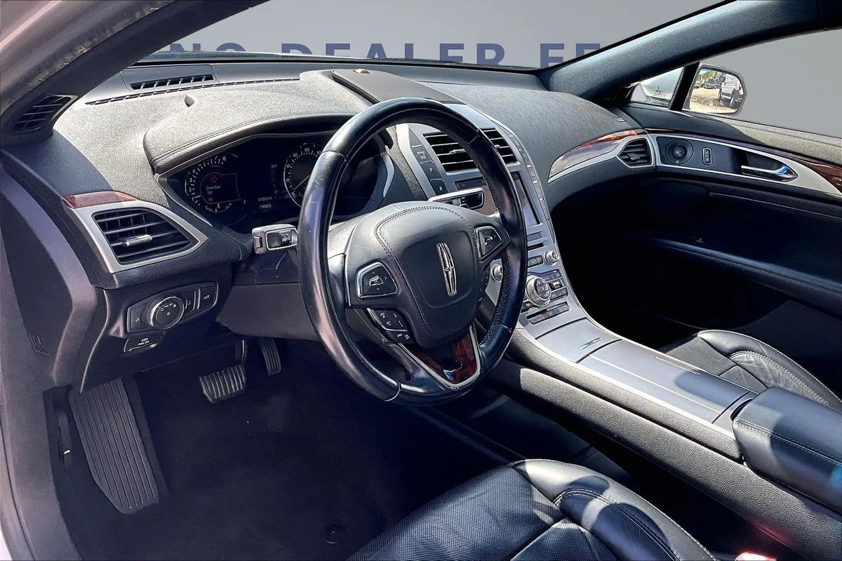 Used 2019 Silver Lincoln Reserve II image 17