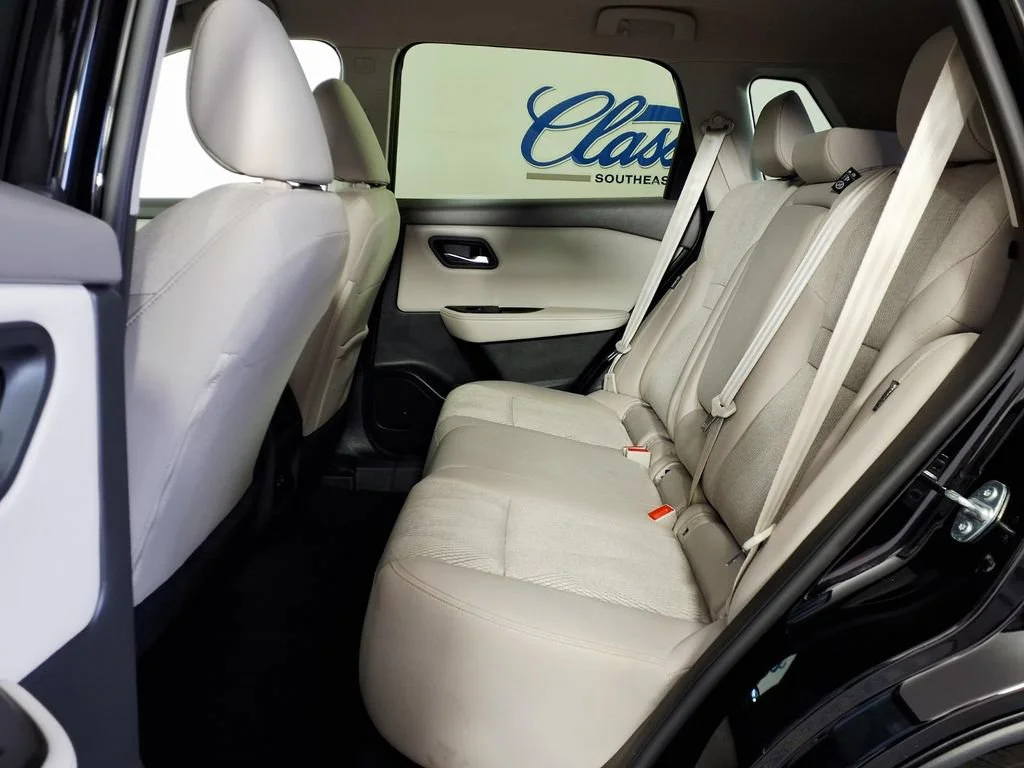 Used 2025 Super Black Nissan SV image 9
