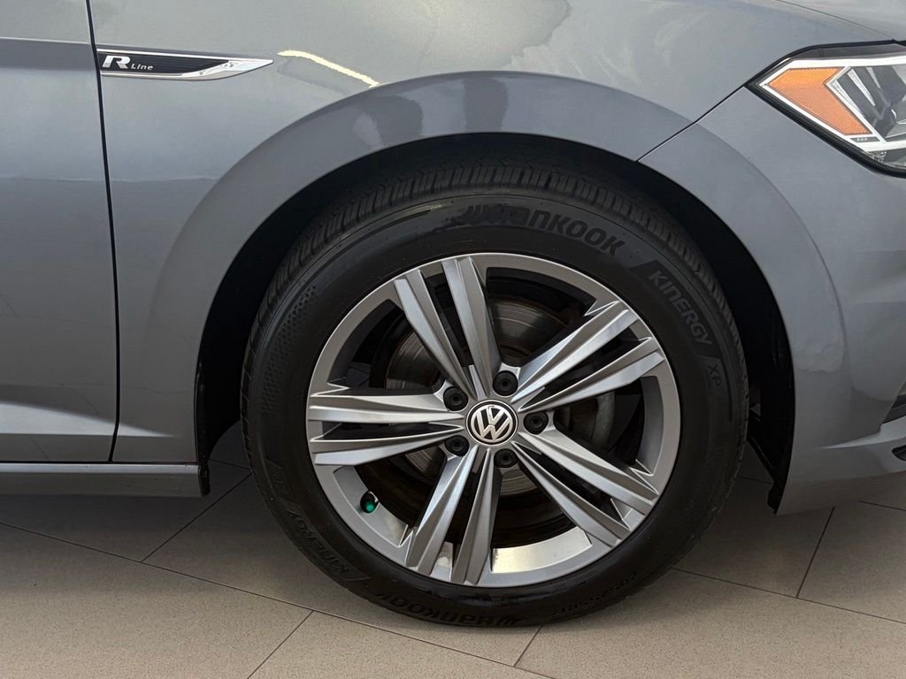 Used 2020 Platinum Gray Metallic Volkswagen R-Line image 9