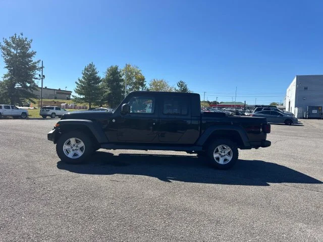 Used 2020 Black Jeep Sport image 8