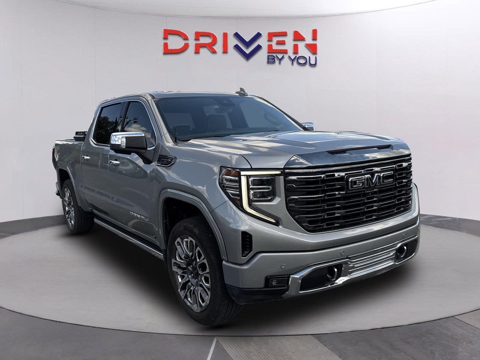 Used 2023 STERLING METALLIC GMC Denali Ultimate image 5