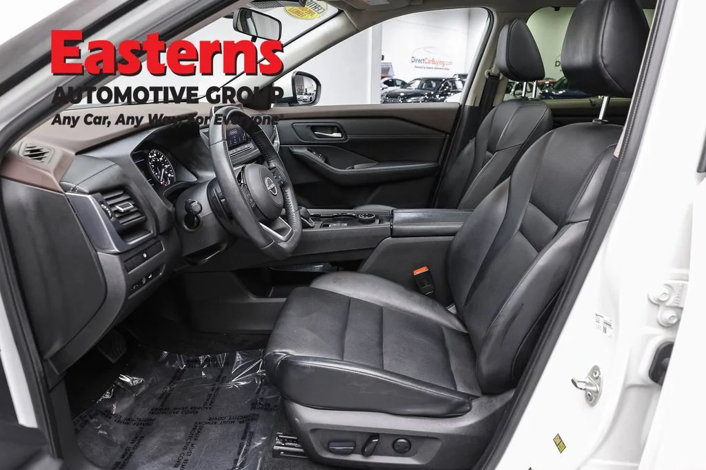 Used 2023 White Nissan SV image 14