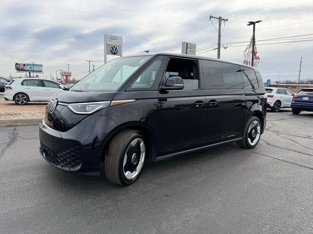 New 2025 Black Volkswagen PRO S RWD 1-Auto image 3
