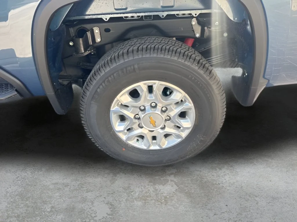 New 2026 Lakeshore Blue Metallic Chevrolet LT image 30