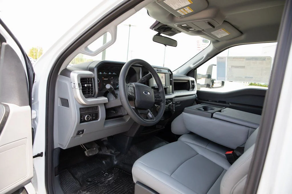 2025 Ford F-550 Super Duty Chassis Cab XL - Photo 31