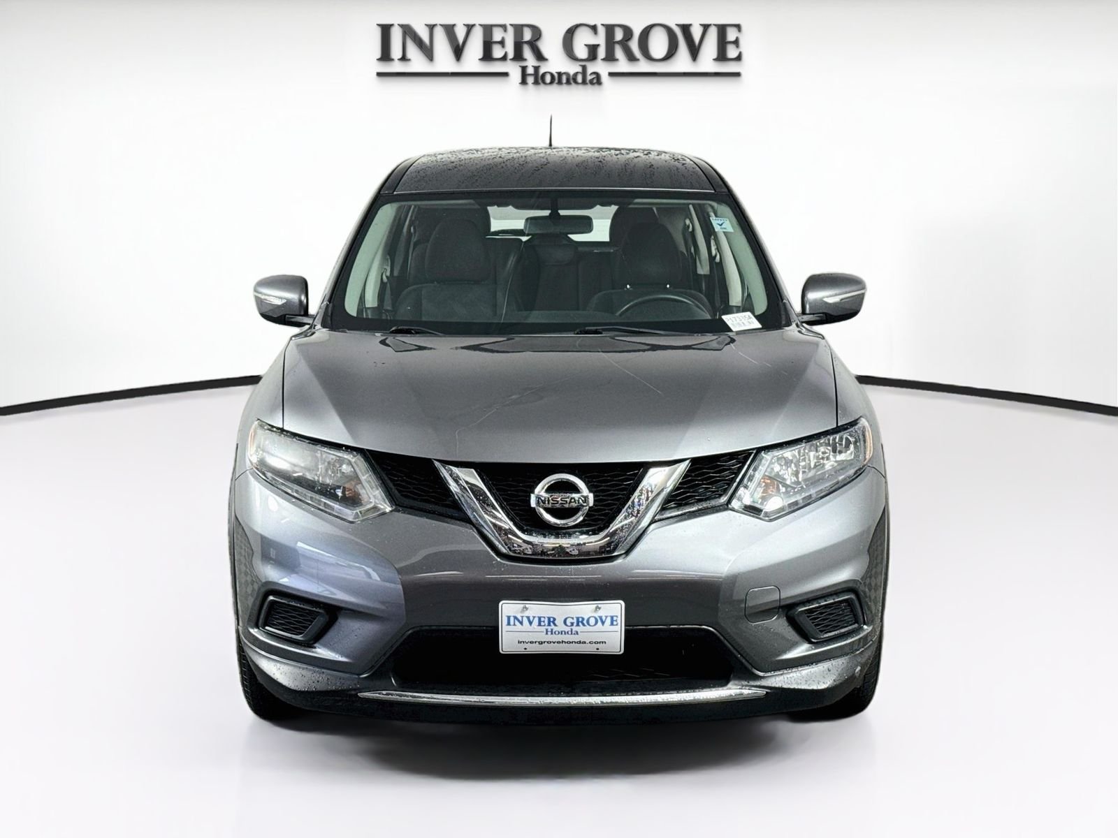 Used 2015 Gun Metallic Nissan S image 2