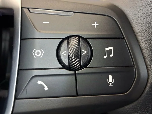 Used 2026 White BMW xDrive28i image 17